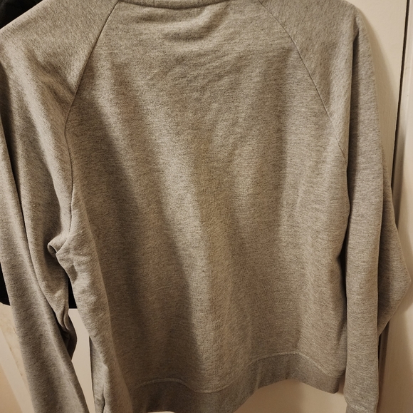 Crewneck - Picture 3 of 3